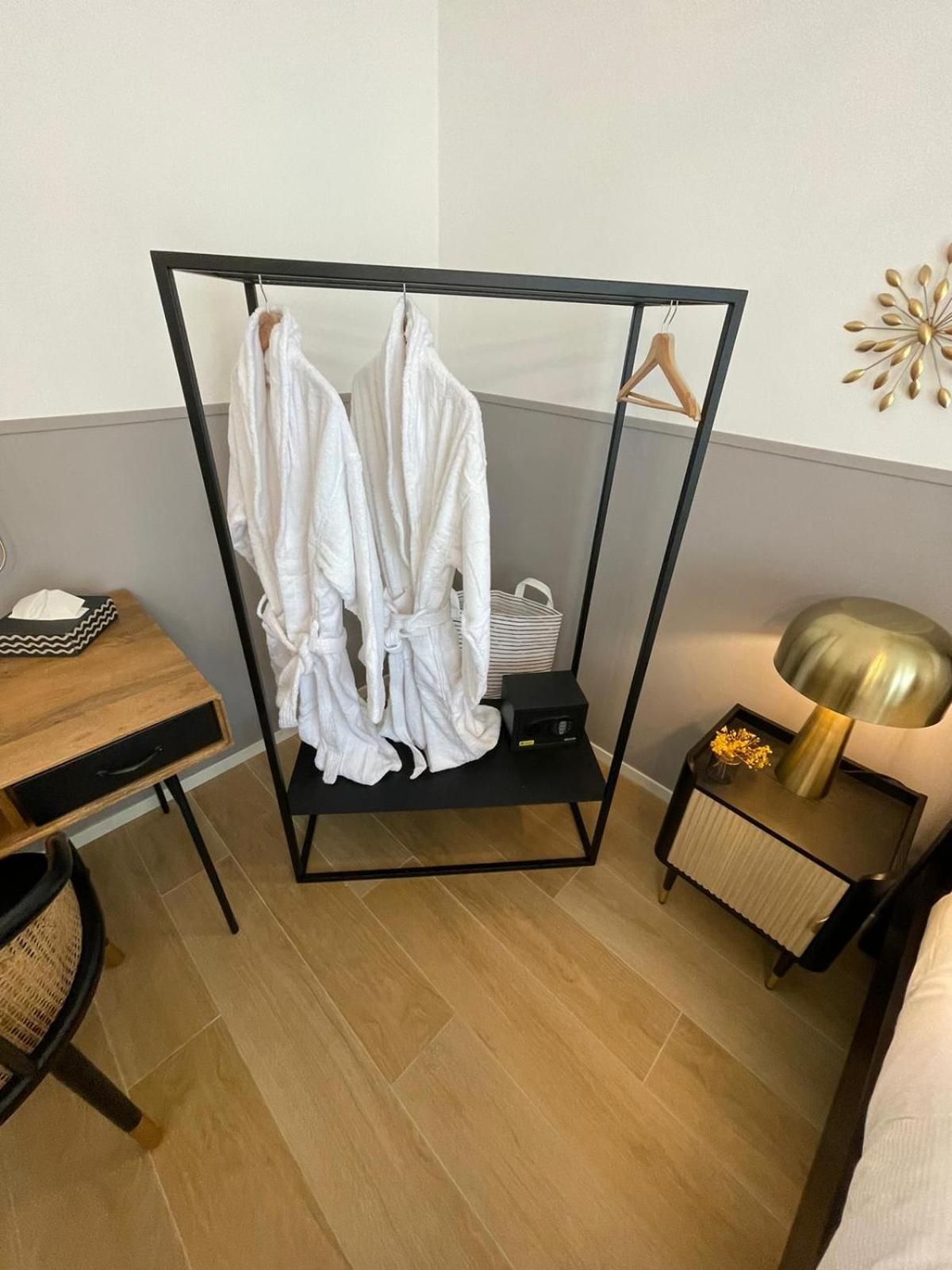 Bauhaus - Sleepwithme - Free Parking - Free Braeakfast - Very Friendly Staff Pisa Exterior foto